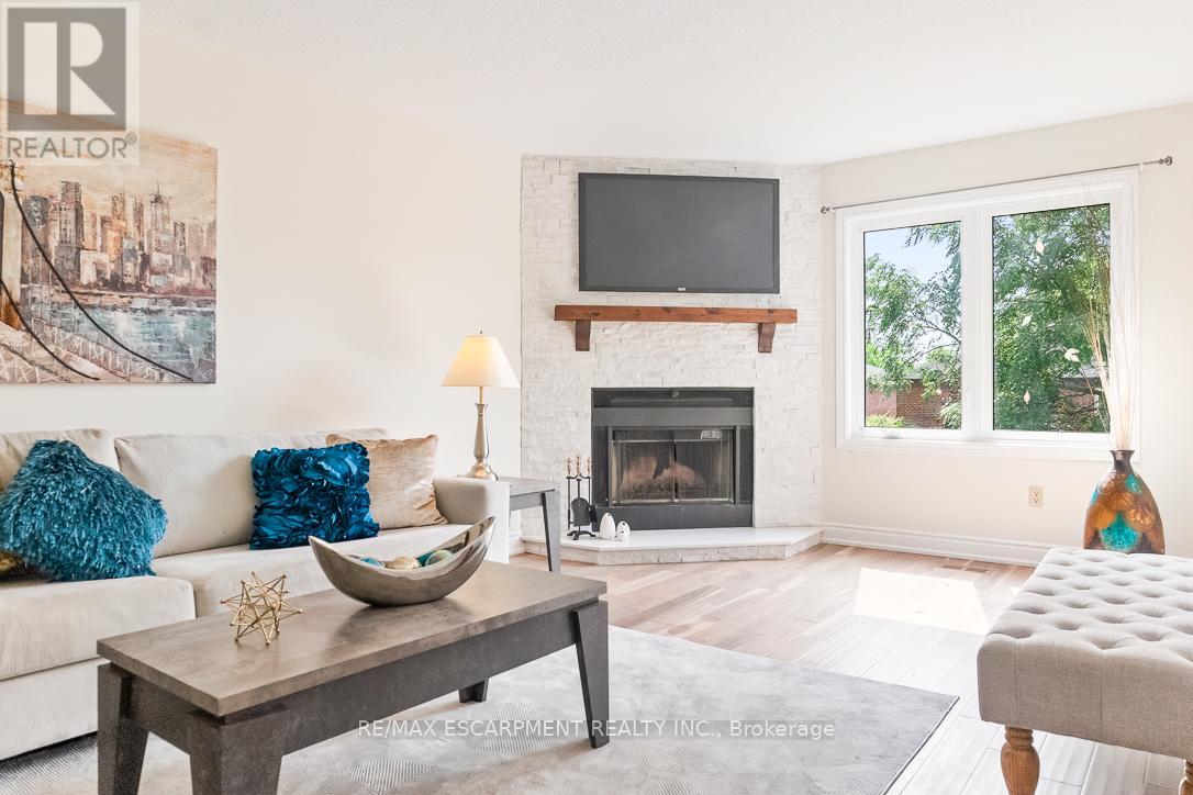 Photo 6 of 2712 Ashridge Place, Oakville ON