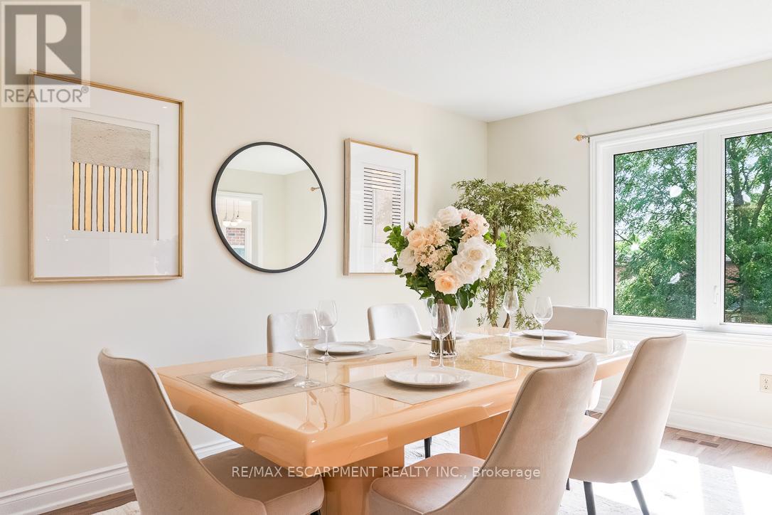 Photo 8 of 2712 Ashridge Place, Oakville ON