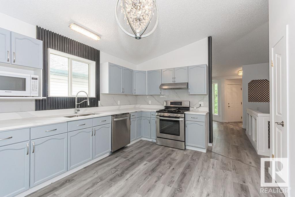 Photo 10 of 13107 36 St Nw, Edmonton AB