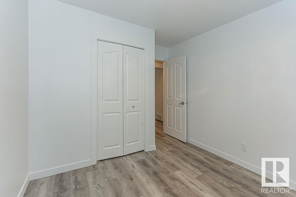 Photo 15 of 13107 36 St Nw, Edmonton AB