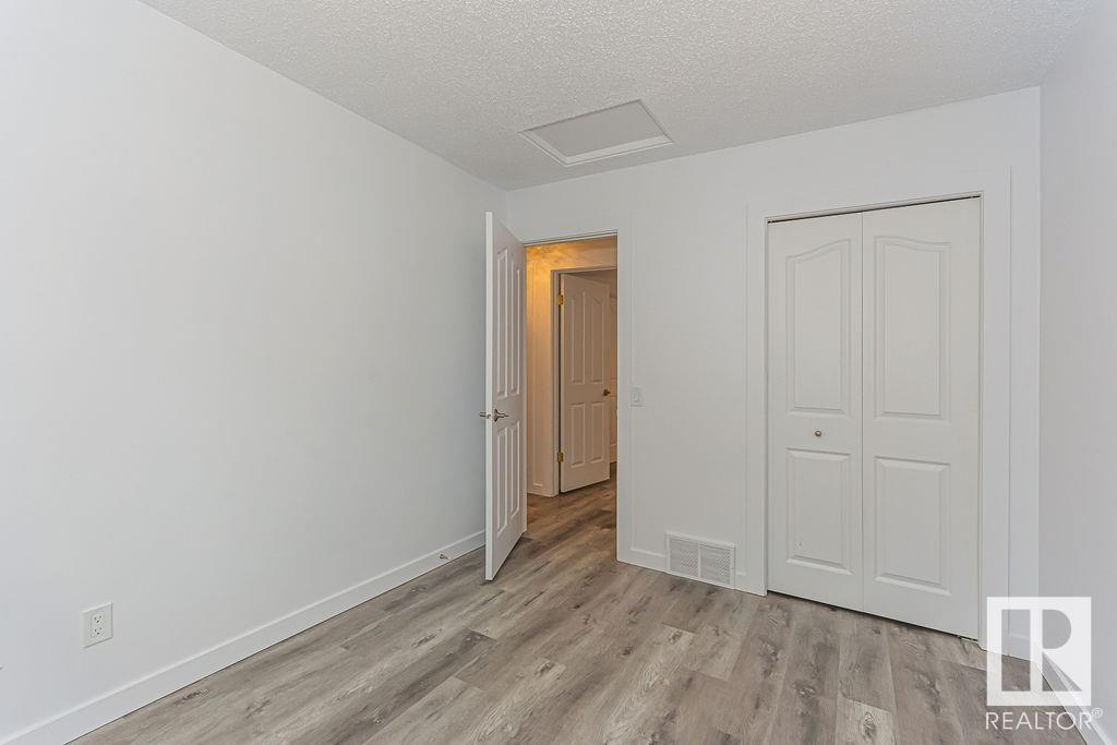 Photo 18 of 13107 36 St Nw, Edmonton AB