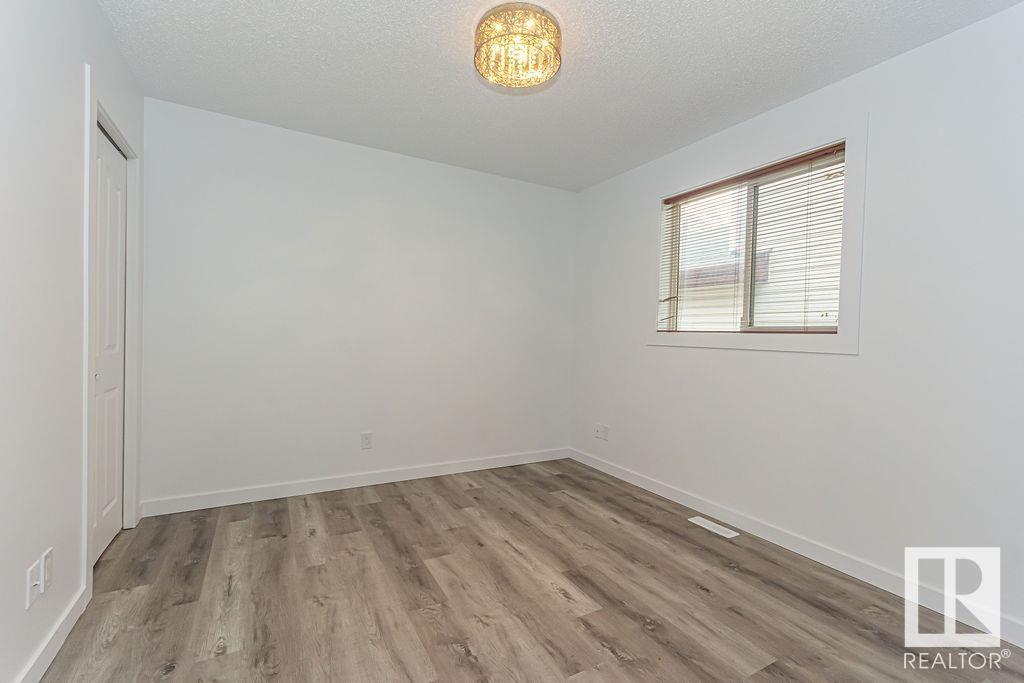 Photo 19 of 13107 36 St Nw, Edmonton AB