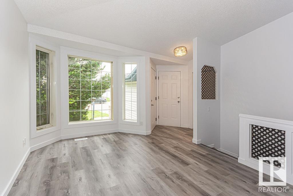 Photo 7 of 13107 36 St Nw, Edmonton AB