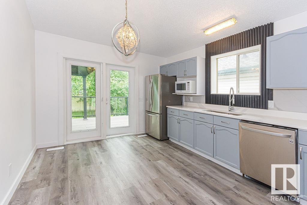 Photo 9 of 13107 36 St Nw, Edmonton AB