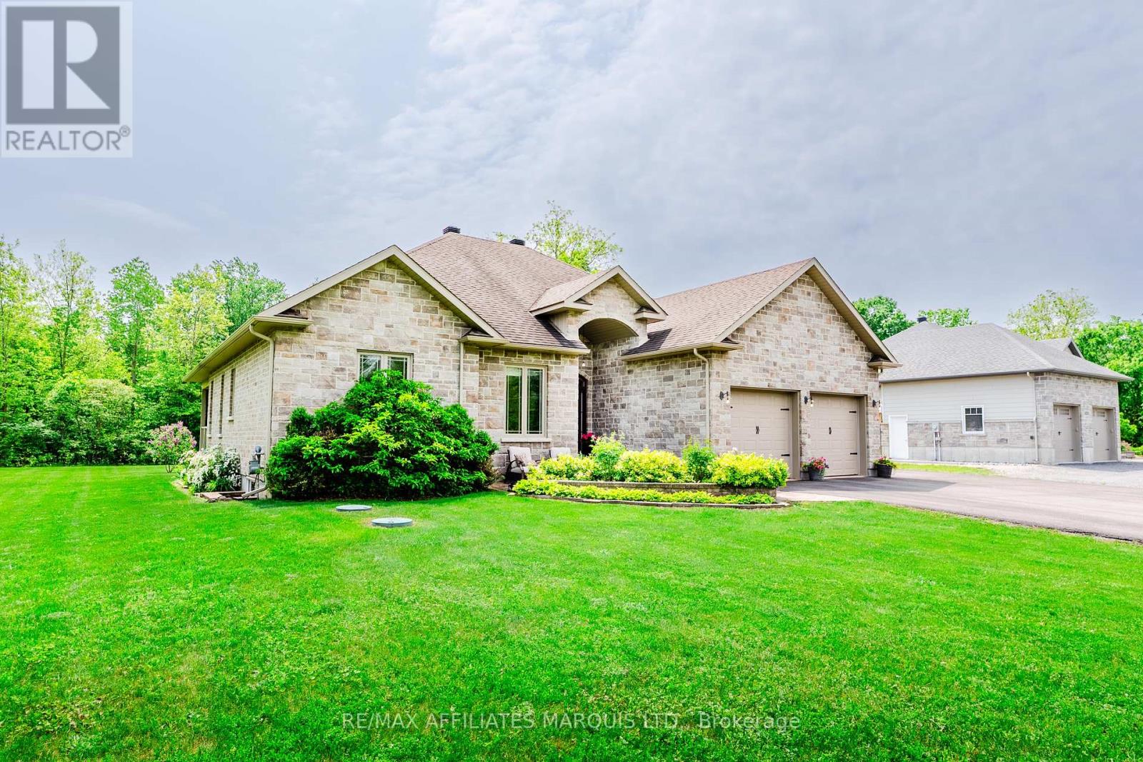 Photo 2 of 20452 Patricia Lane, South Glengarry ON