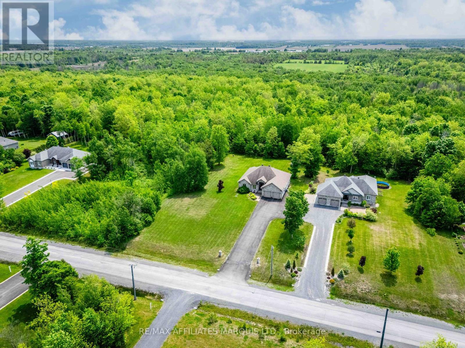 Photo 4 of 20452 Patricia Lane, South Glengarry ON