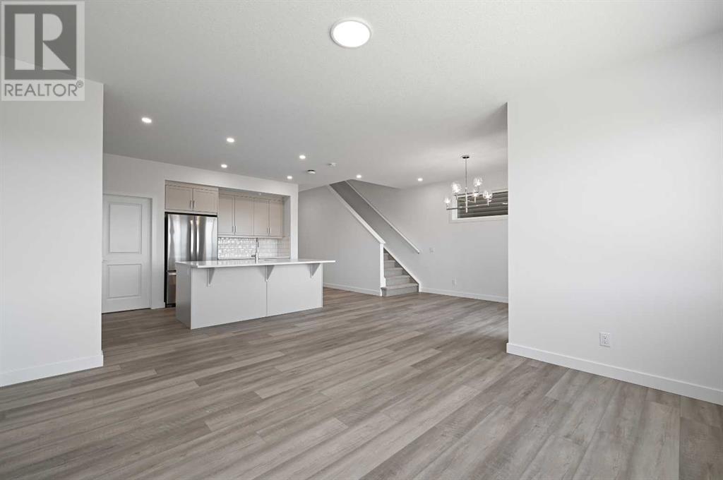 Photo 3 of 19843 44 Street Se, Calgary AB