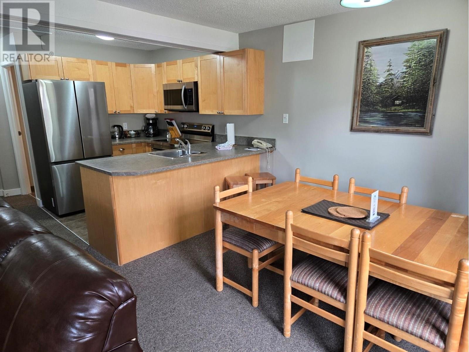 526 2030 Panorama Drive, Panorama