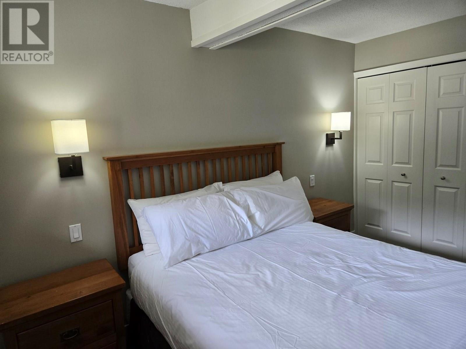 526 2030 Panorama Drive, Panorama