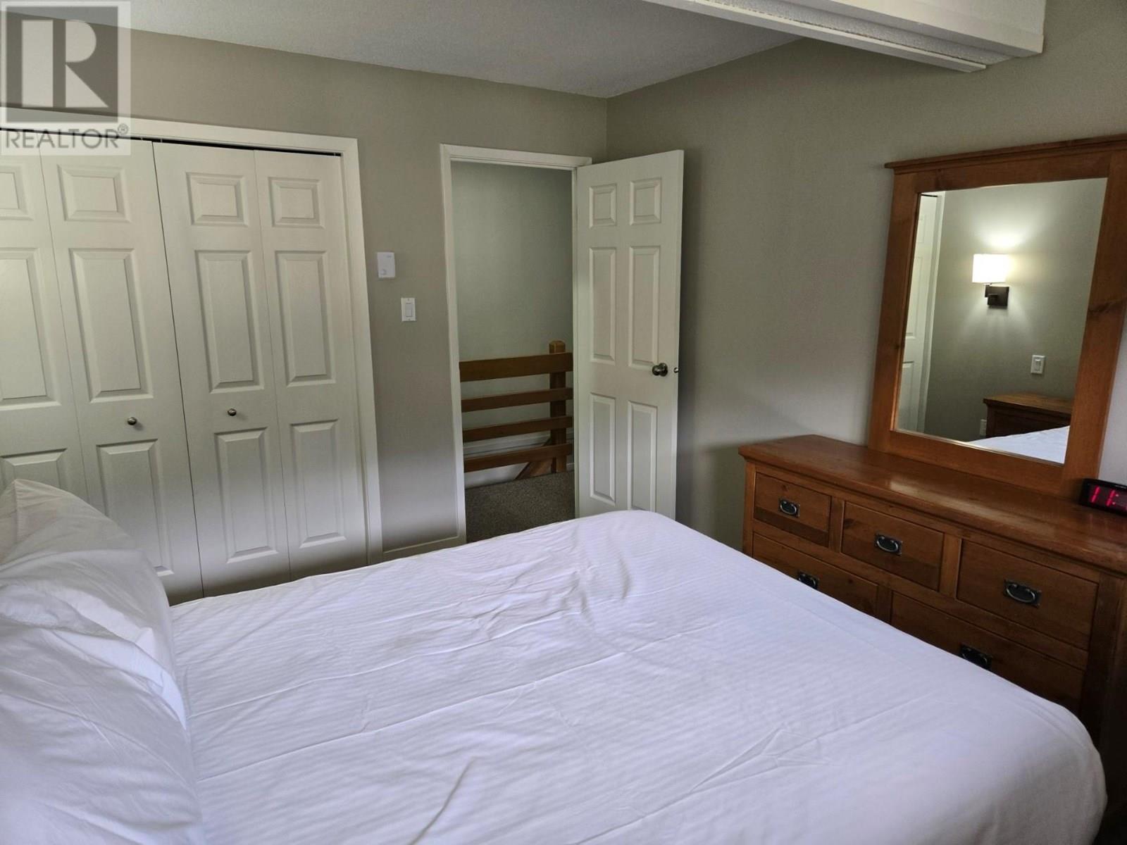 526 2030 Panorama Drive, Panorama