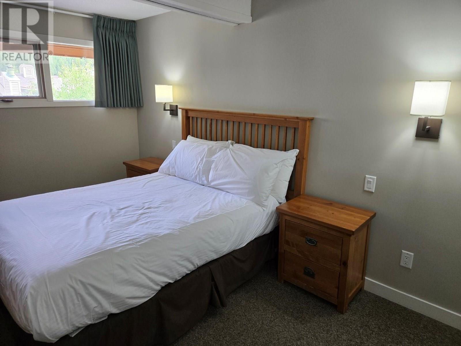 526 2030 Panorama Drive, Panorama