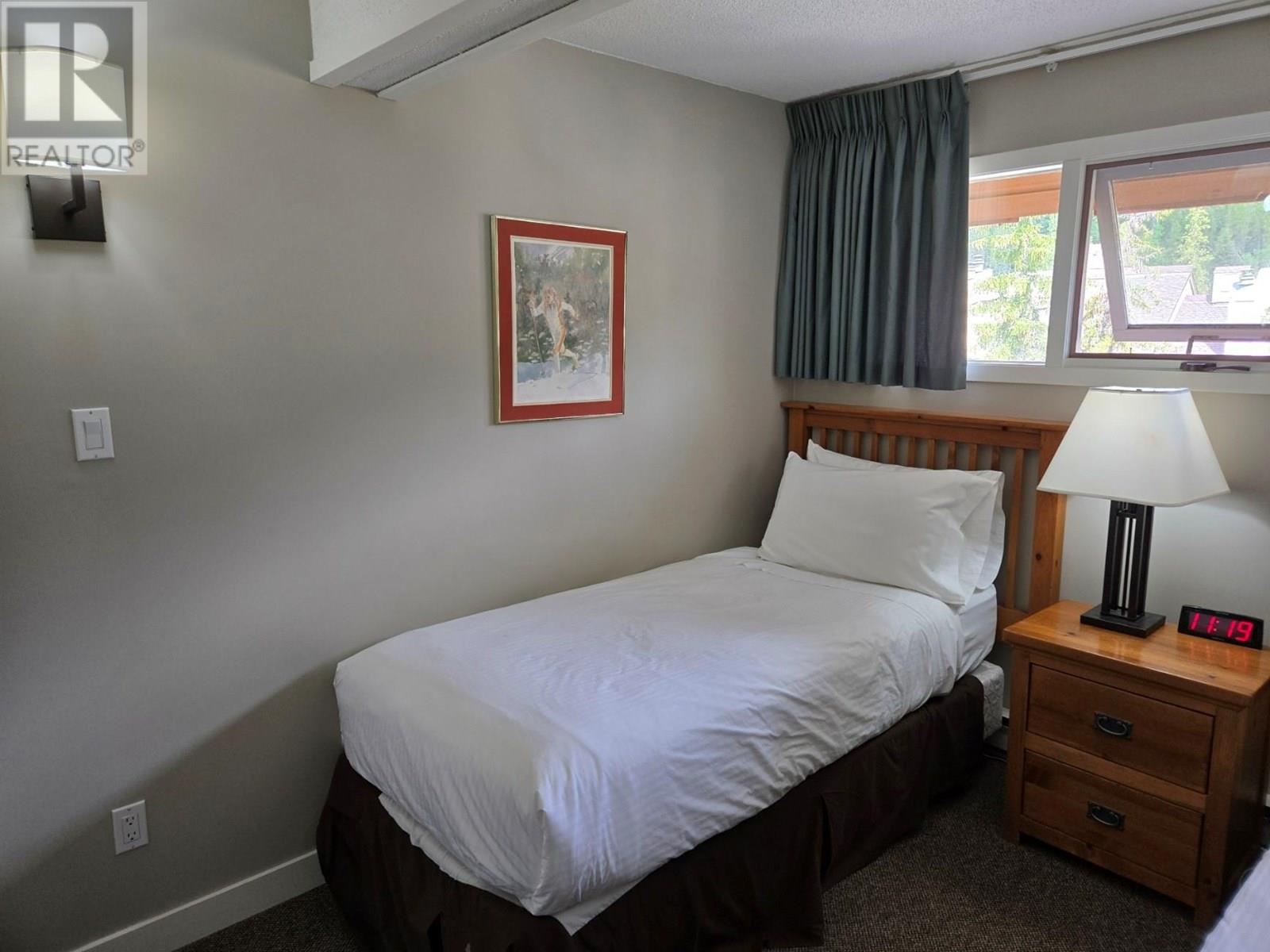 526 2030 Panorama Drive, Panorama