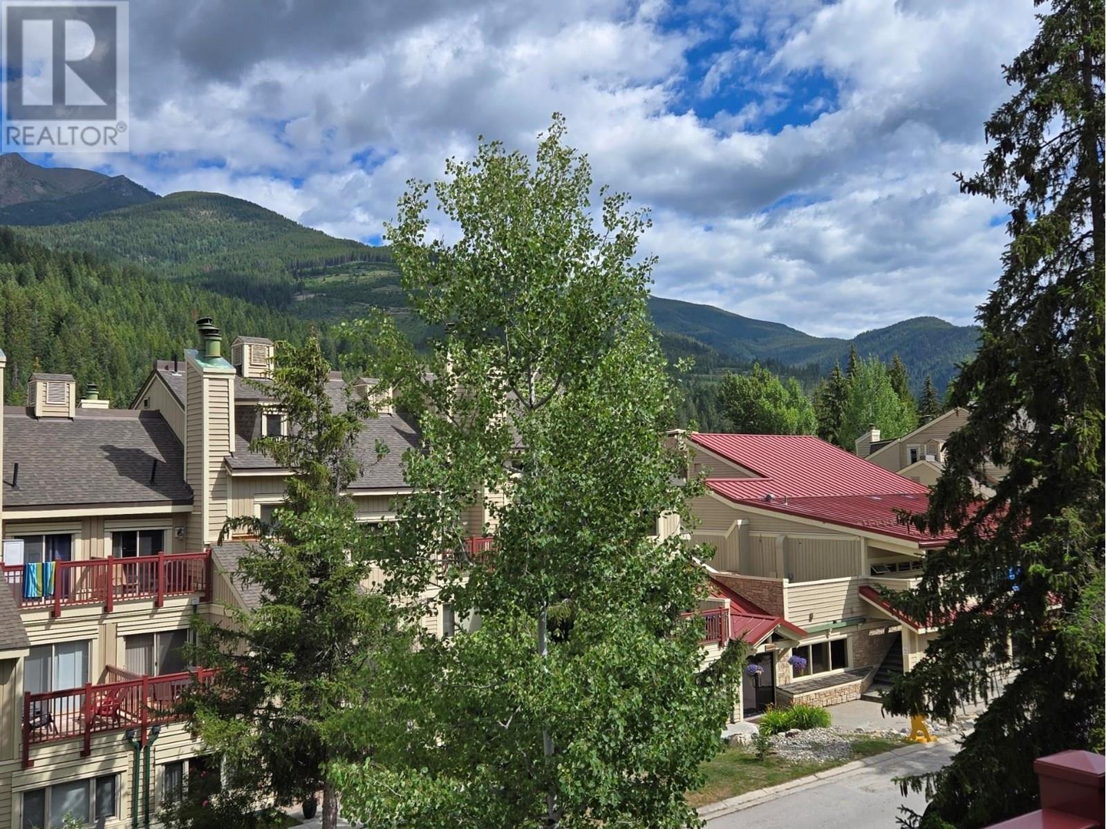 526 2030 Panorama Drive, Panorama