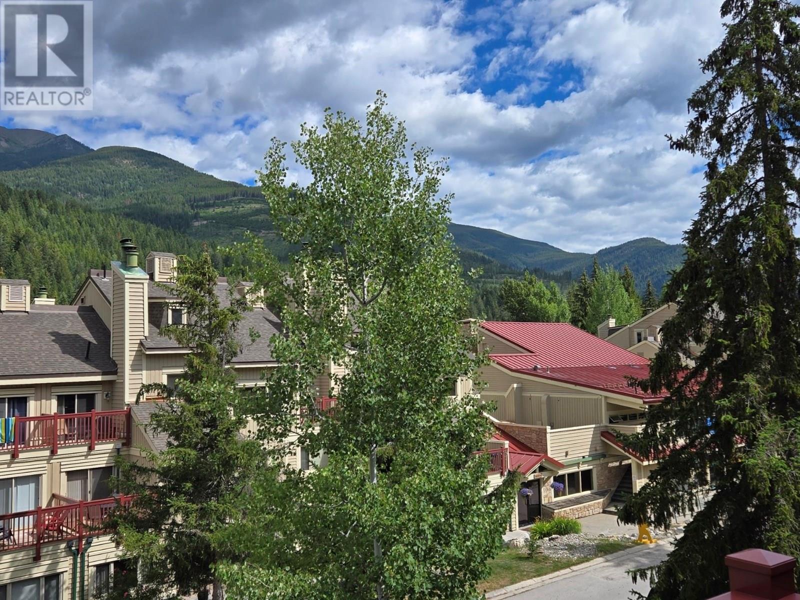 526 2030 Panorama Drive, Panorama