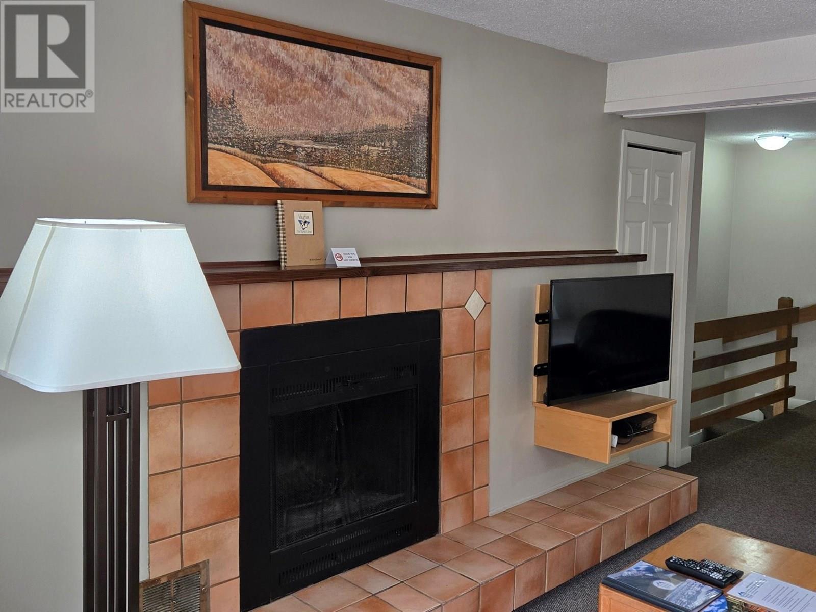 526 2030 Panorama Drive, Panorama