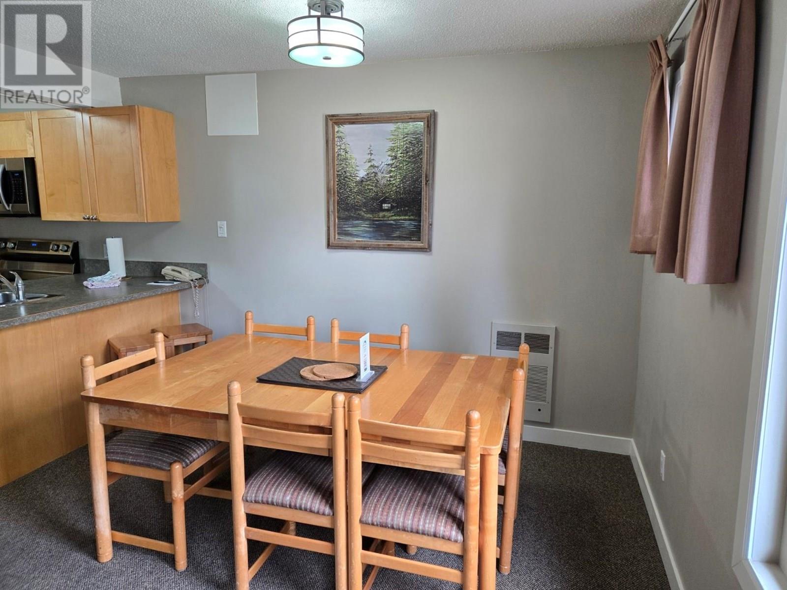 526 2030 Panorama Drive, Panorama