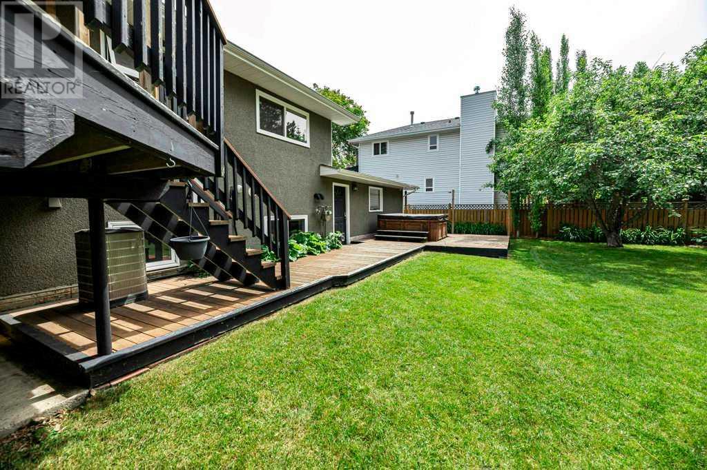 Single Family House Bi-level for Sale in  A Avenue Mountview Red Deer 