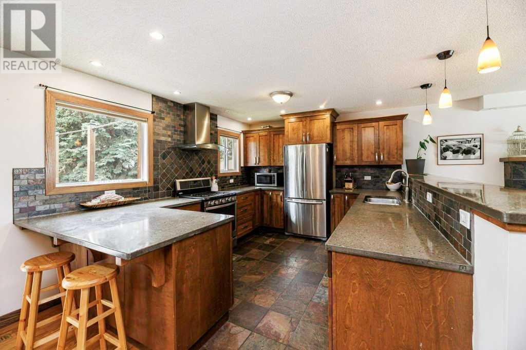 Single Family House Bi-level for Sale in  A Avenue Mountview Red Deer 
