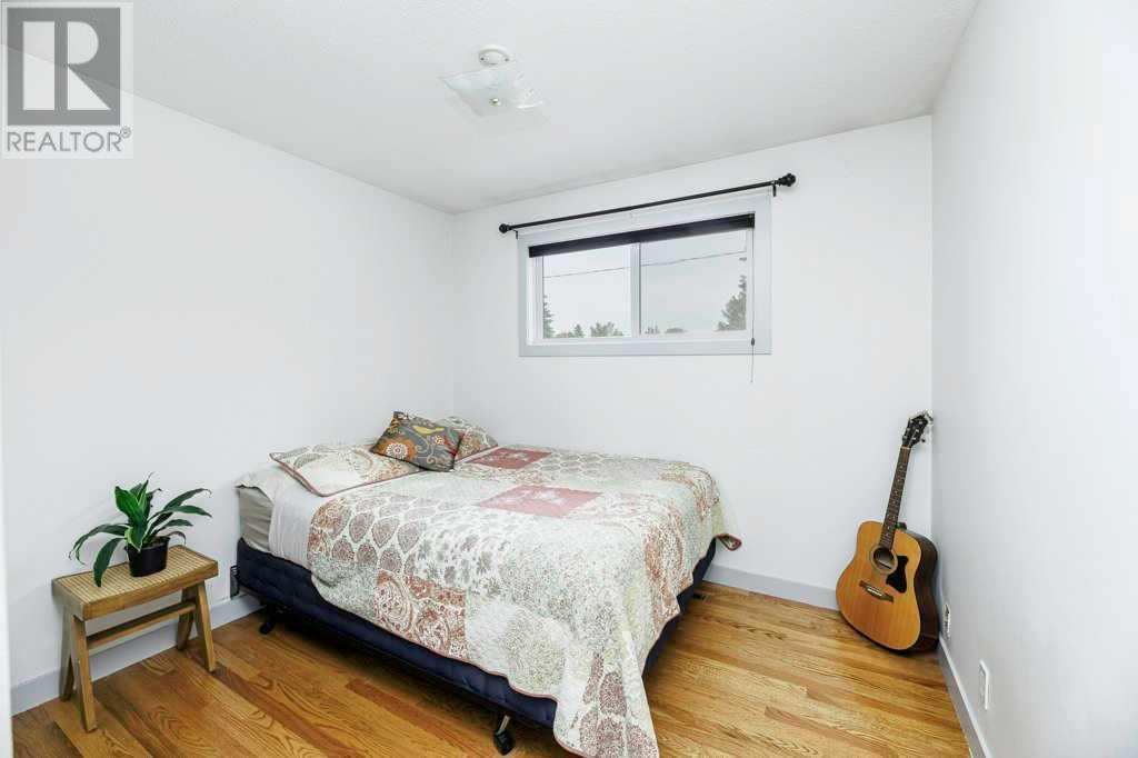 Single Family House Bi-level for Sale in  A Avenue Mountview Red Deer 