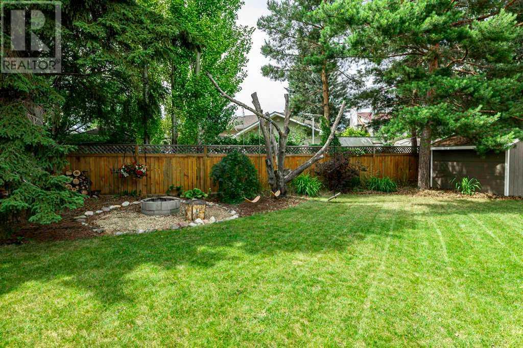 Single Family House Bi-level for Sale in  A Avenue Mountview Red Deer 
