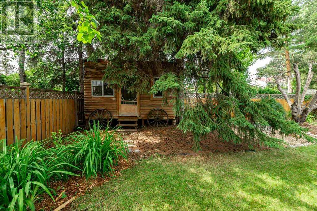 Single Family House Bi-level for Sale in  A Avenue Mountview Red Deer 