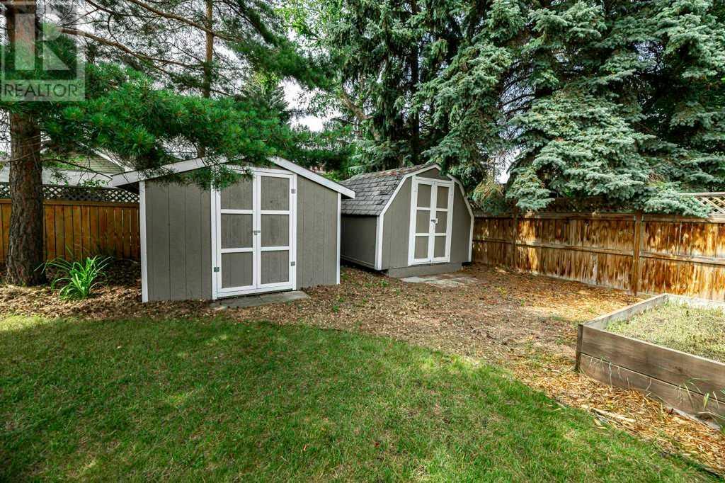 Single Family House Bi-level for Sale in  A Avenue Mountview Red Deer 