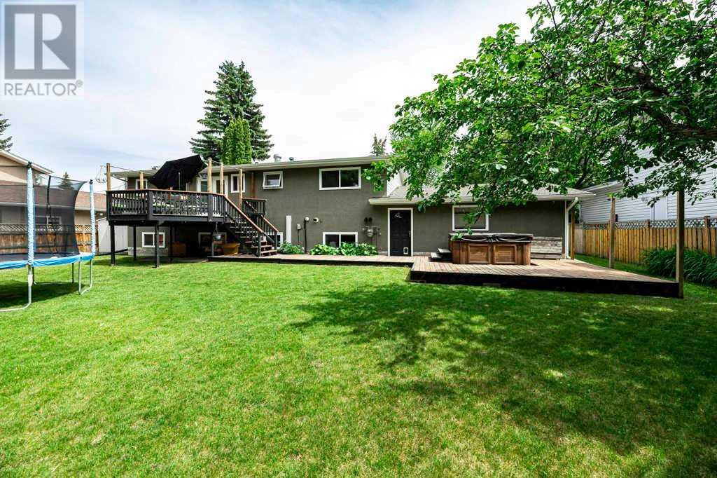 Single Family House Bi-level for Sale in  A Avenue Mountview Red Deer 