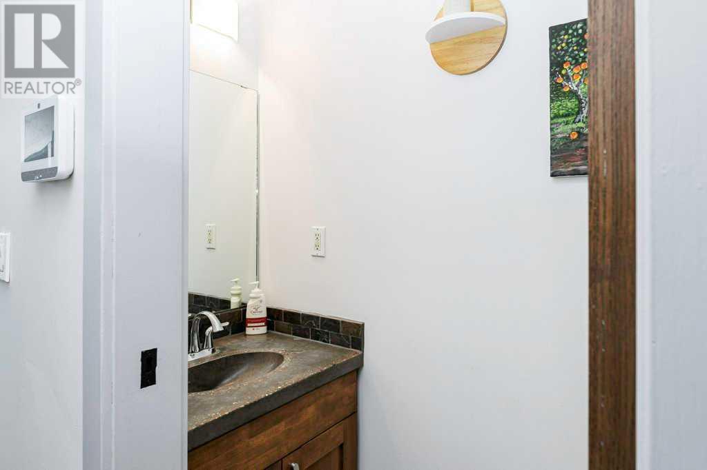 Single Family House Bi-level for Sale in  A Avenue Mountview Red Deer 