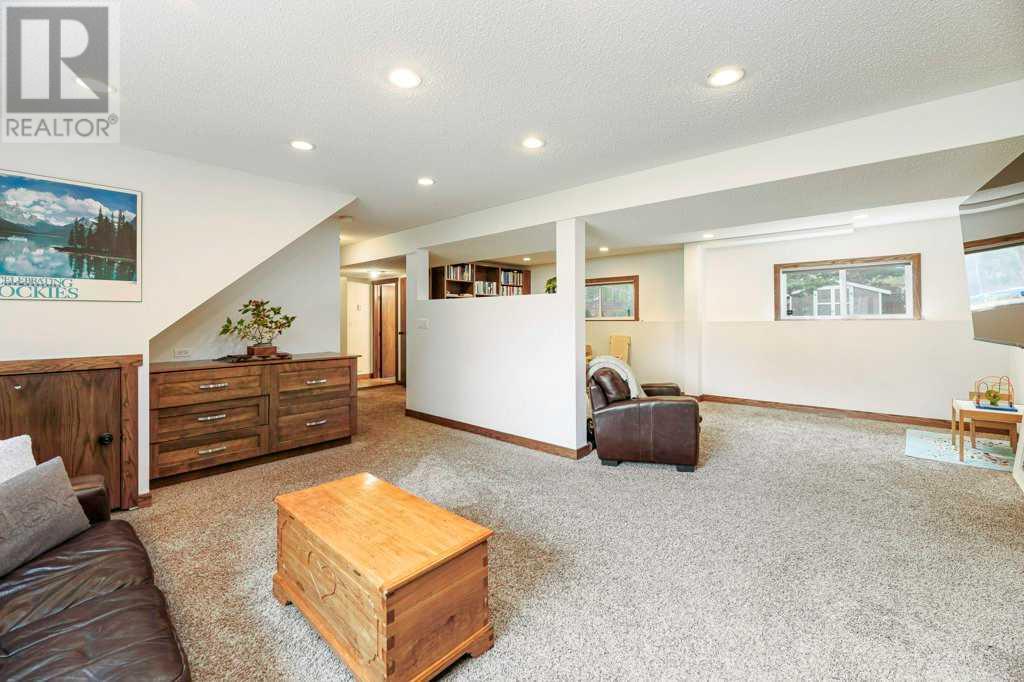 Single Family House Bi-level for Sale in  A Avenue Mountview Red Deer 
