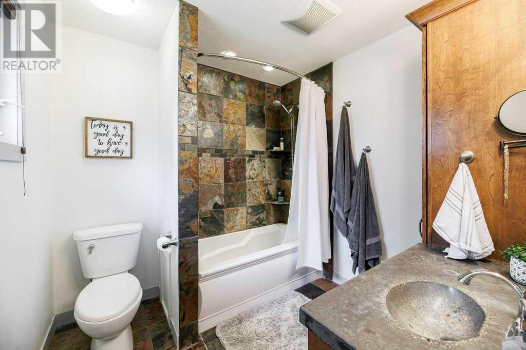 Single Family House Bi-level for Sale in  A Avenue Mountview Red Deer 