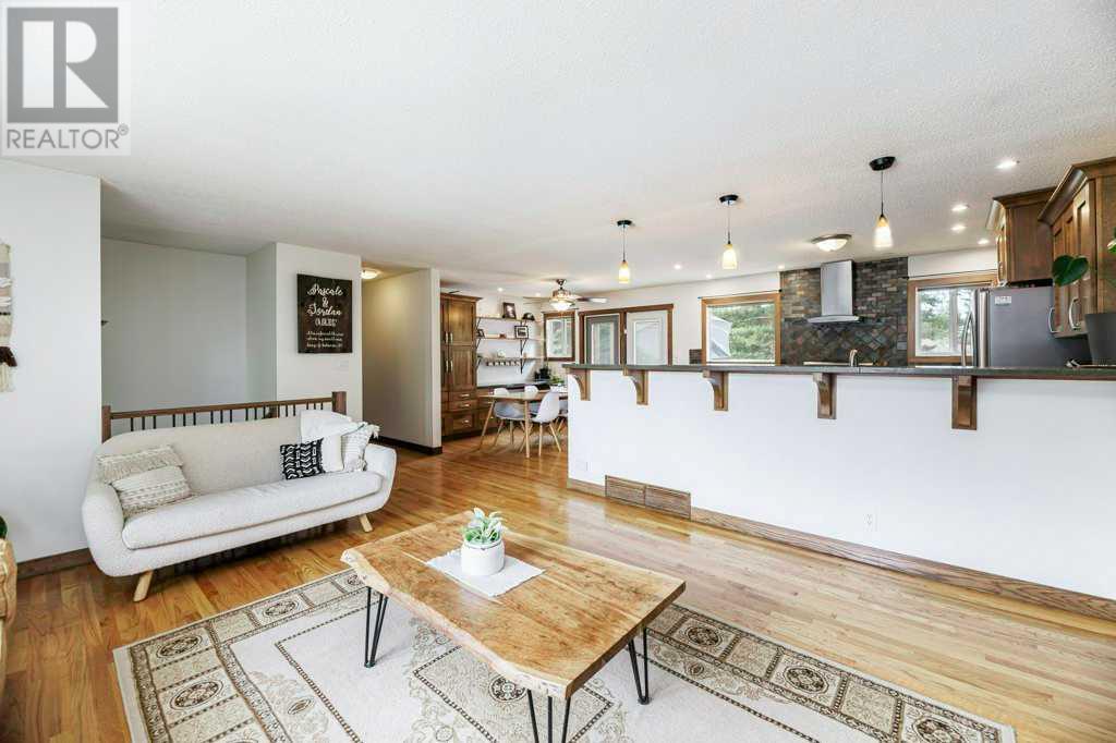 Single Family House Bi-level for Sale in  A Avenue Mountview Red Deer 
