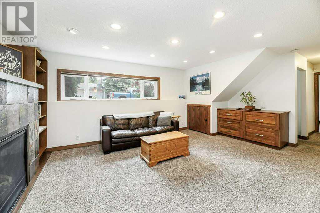 Single Family House Bi-level for Sale in  A Avenue Mountview Red Deer 