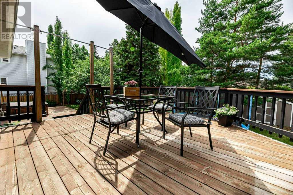 Single Family House Bi-level for Sale in  A Avenue Mountview Red Deer 