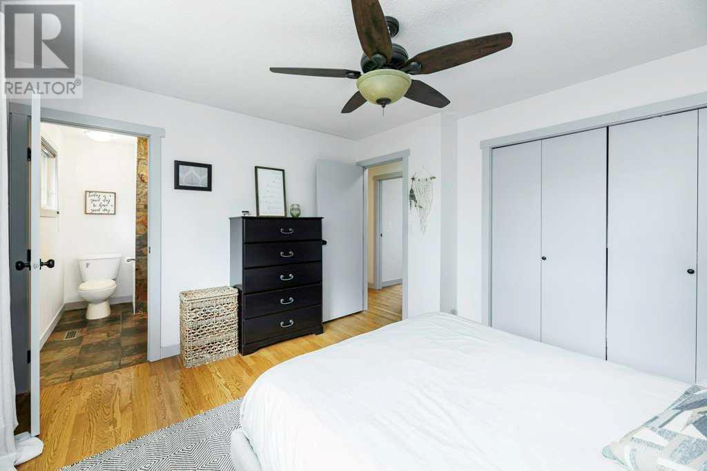 Single Family House Bi-level for Sale in  A Avenue Mountview Red Deer 