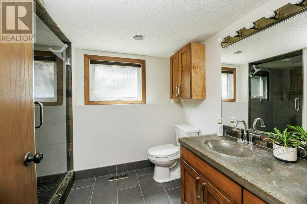Single Family House Bi-level for Sale in  A Avenue Mountview Red Deer 