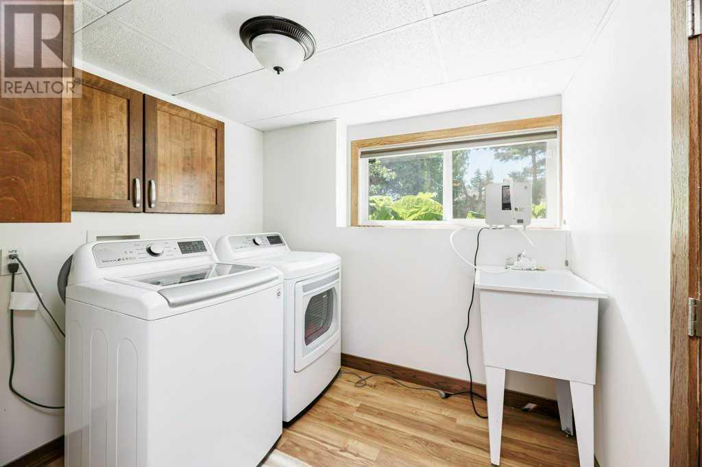 Single Family House Bi-level for Sale in  A Avenue Mountview Red Deer 