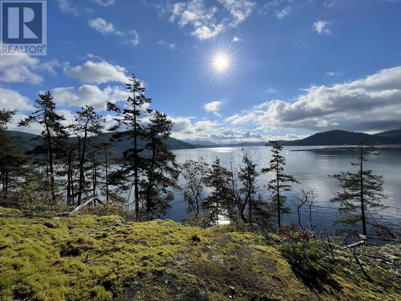 Photo 6 of 165 Witherby Road, Gibsons BC