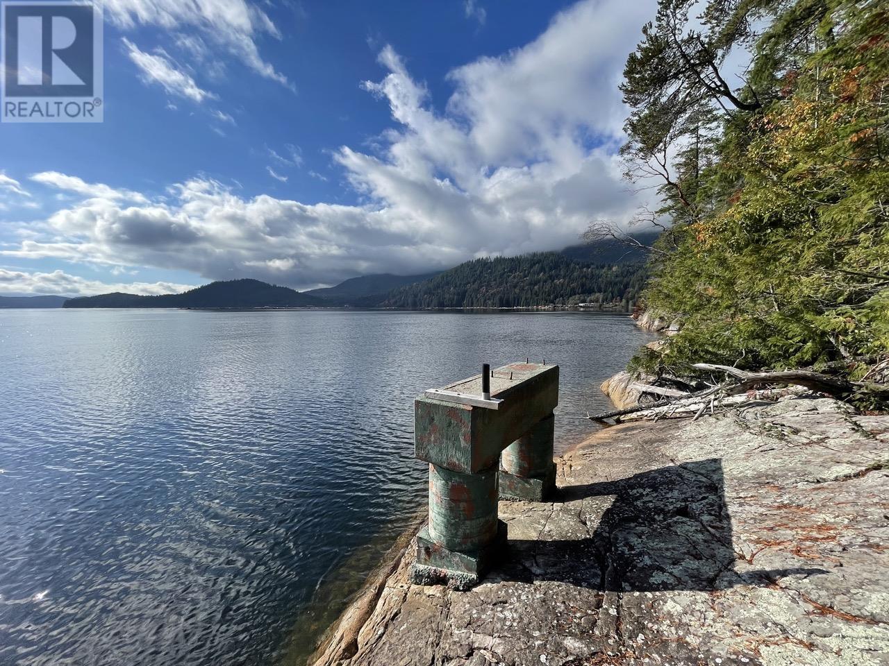 Photo 9 of 165 Witherby Road, Gibsons BC