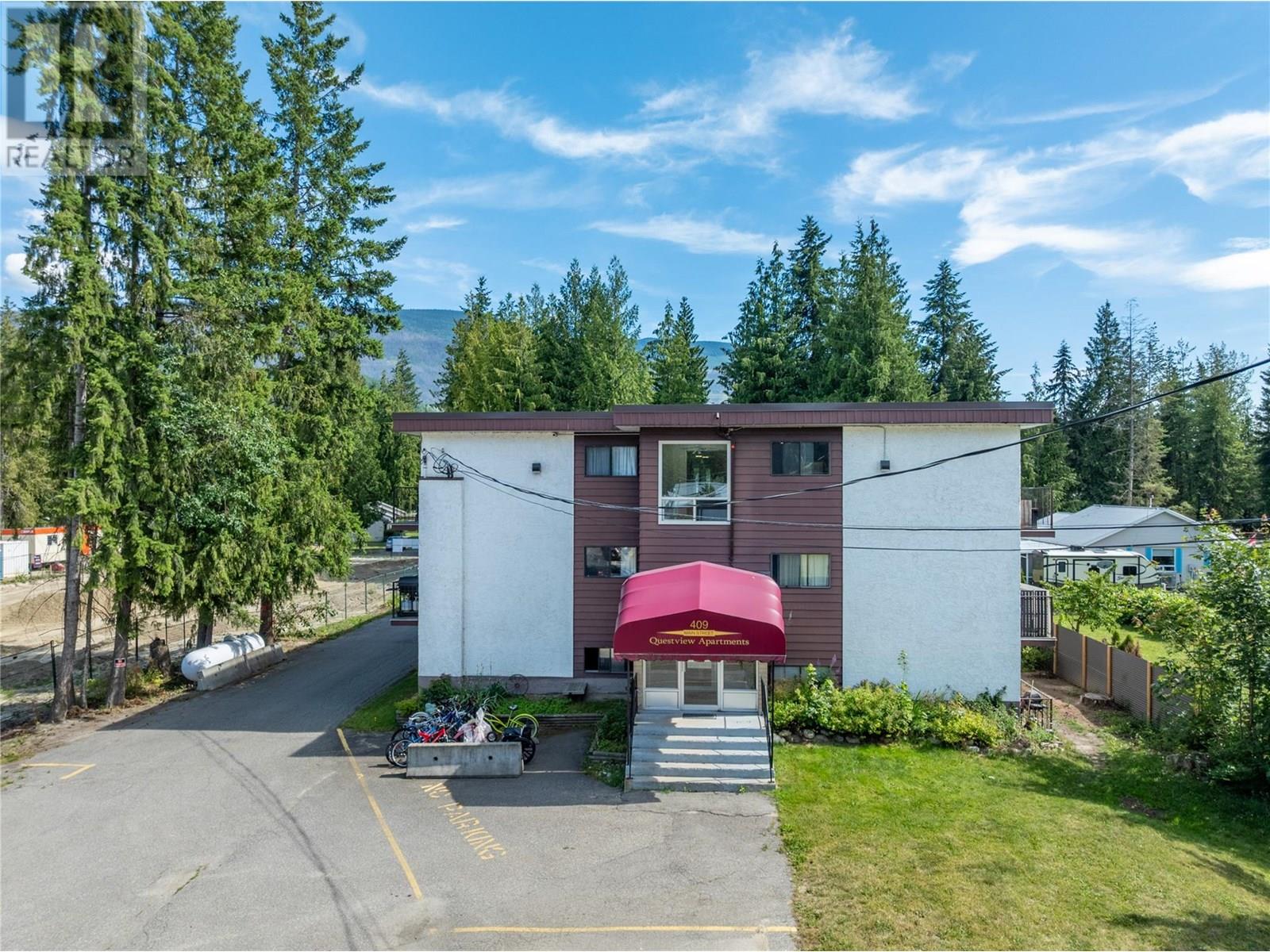 204 409 Main Street, Sicamous