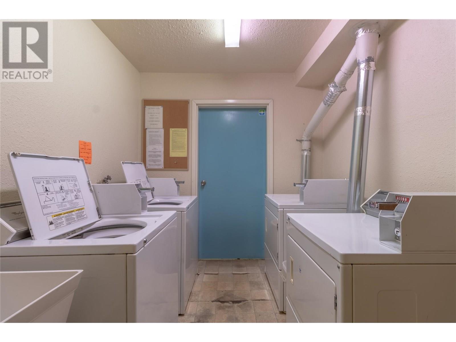 204 409 Main Street, Sicamous