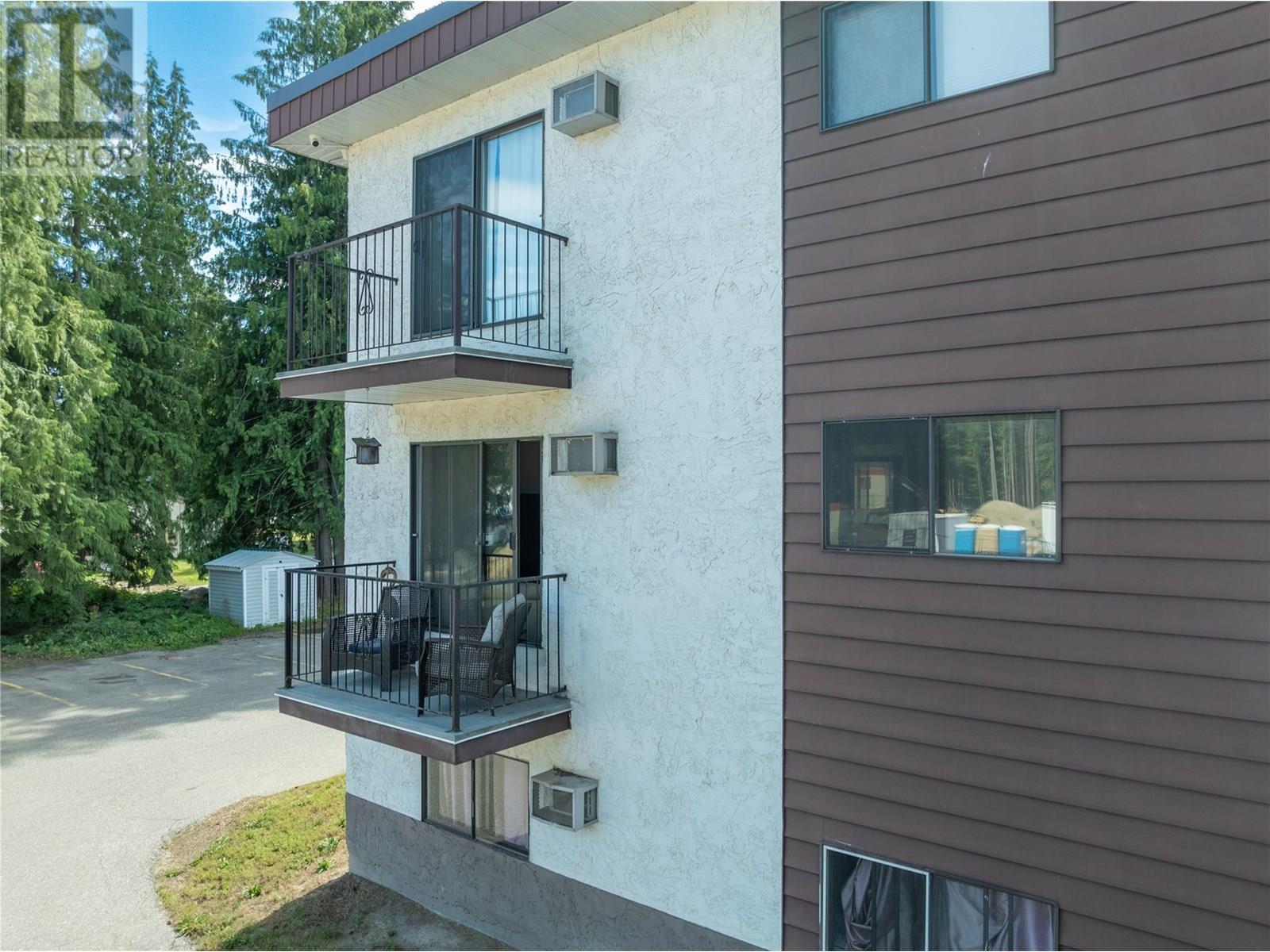 204 409 Main Street, Sicamous