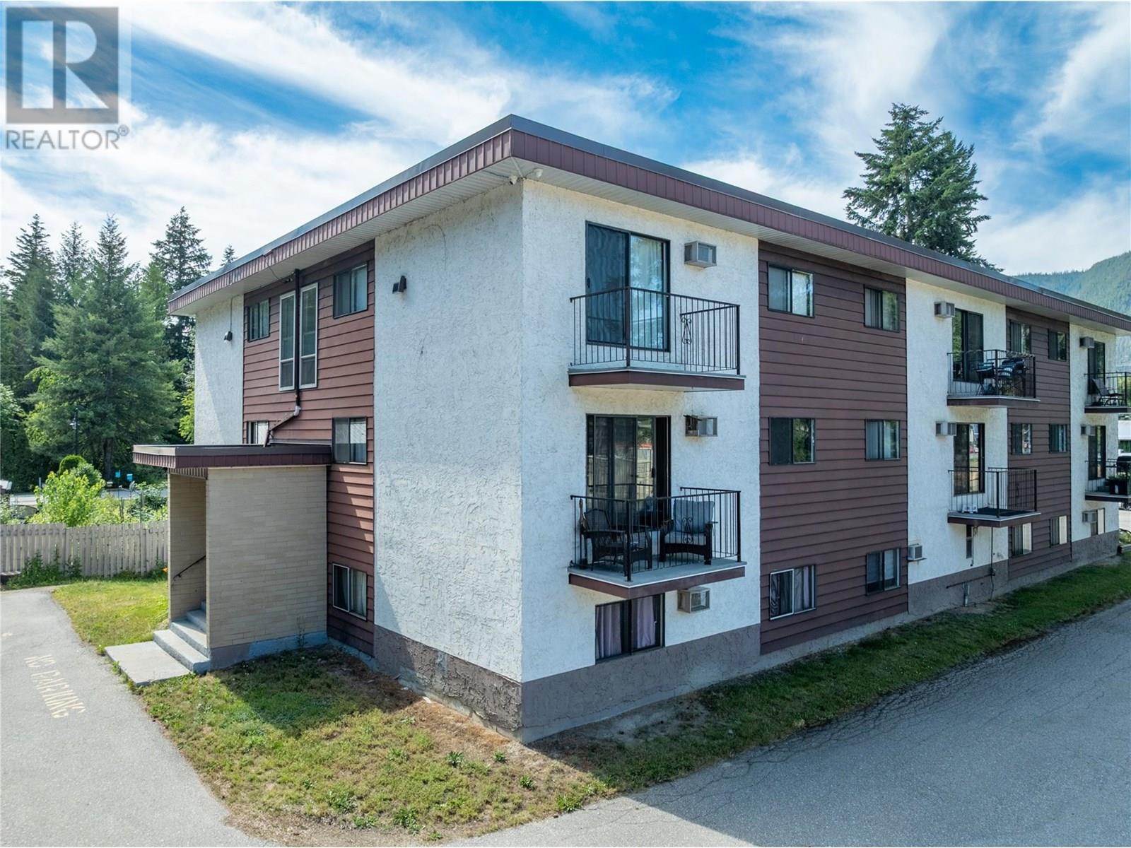 204 409 Main Street, Sicamous