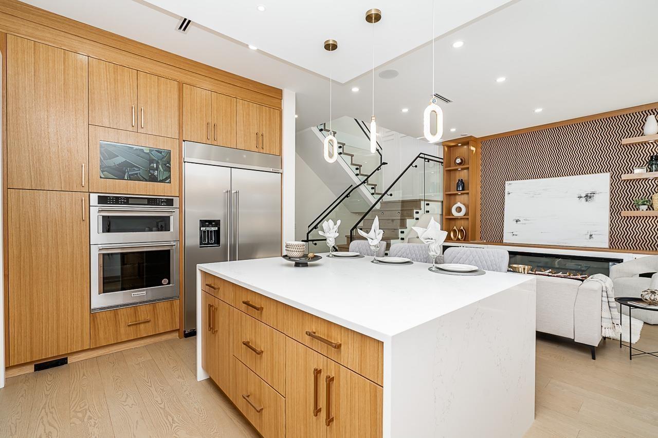 Photo 10 of Main Top Floor 19 Xx 168 Street, Surrey BC