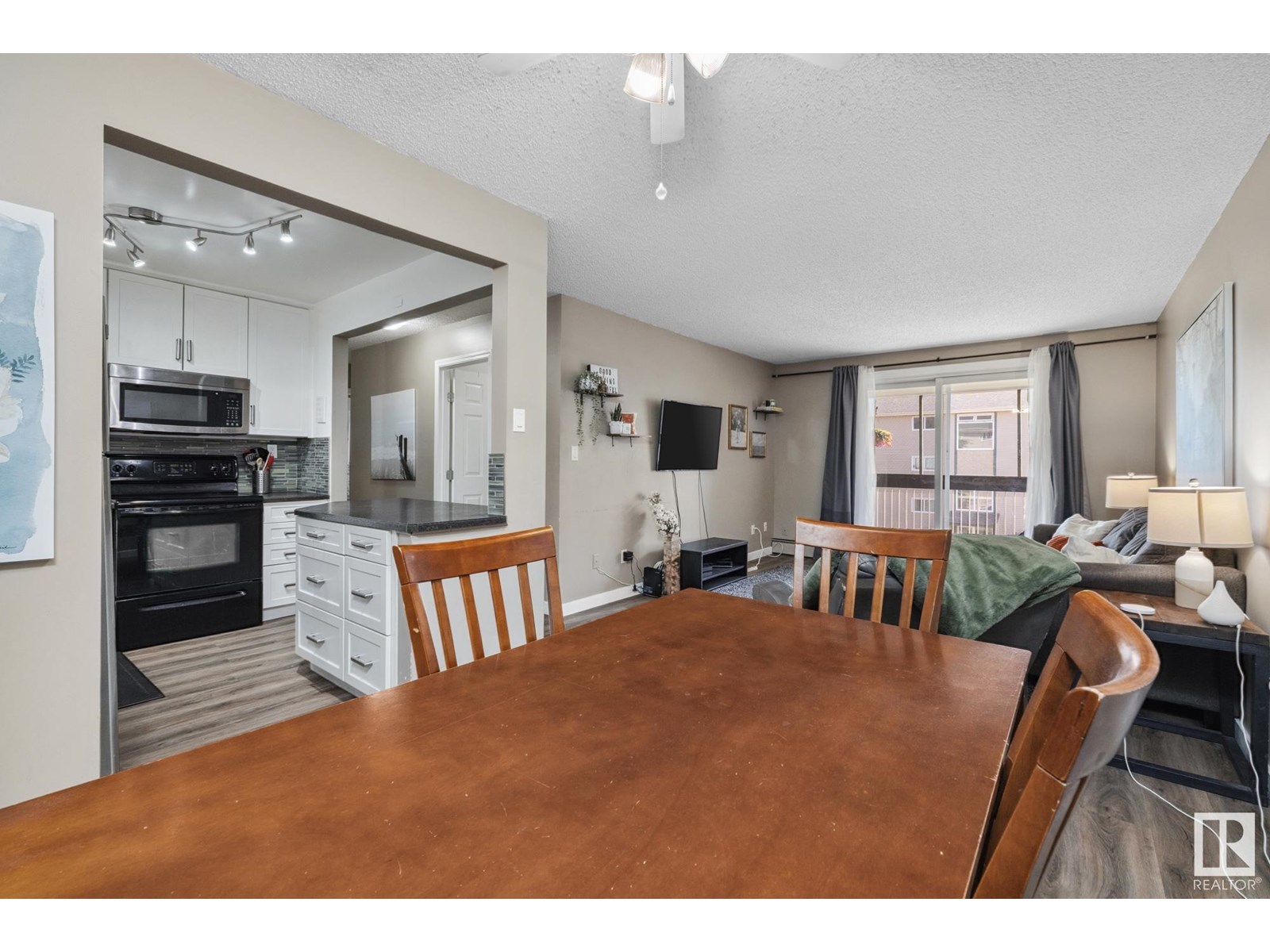 Photo 10 of 310 1624 48 St Nw, Edmonton AB