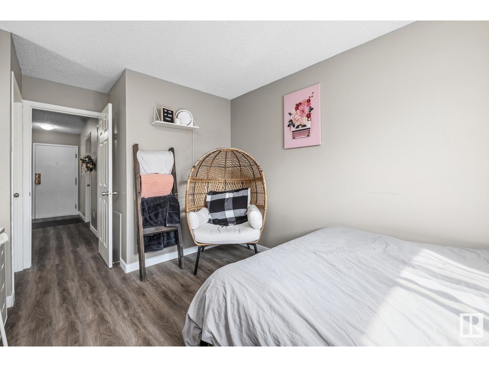 Photo 19 of 310 1624 48 St Nw, Edmonton AB