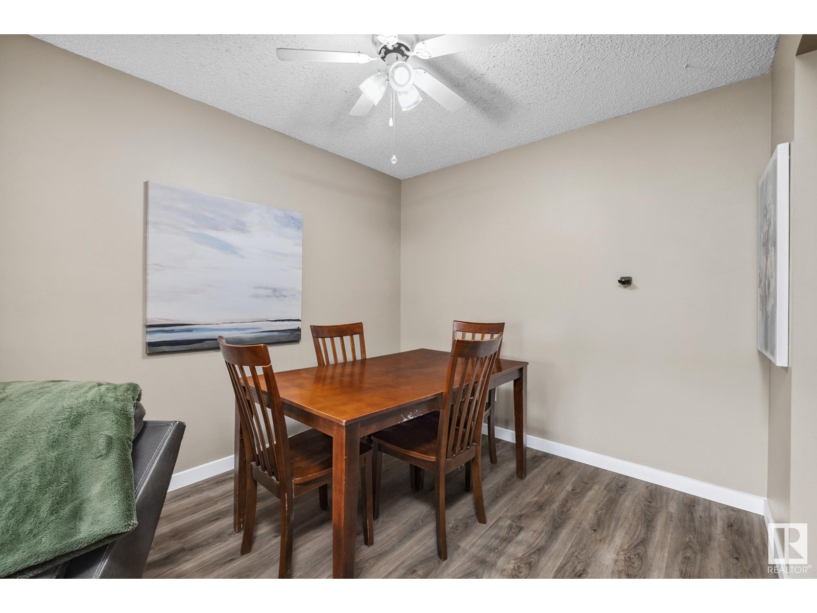 Photo 9 of 310 1624 48 St Nw, Edmonton AB