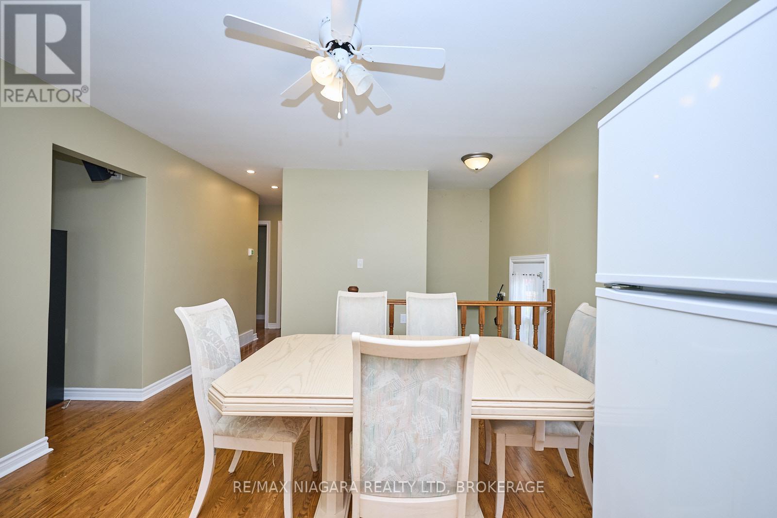 Photo 12 of 23 Huntley Crescent, St Catharines ON