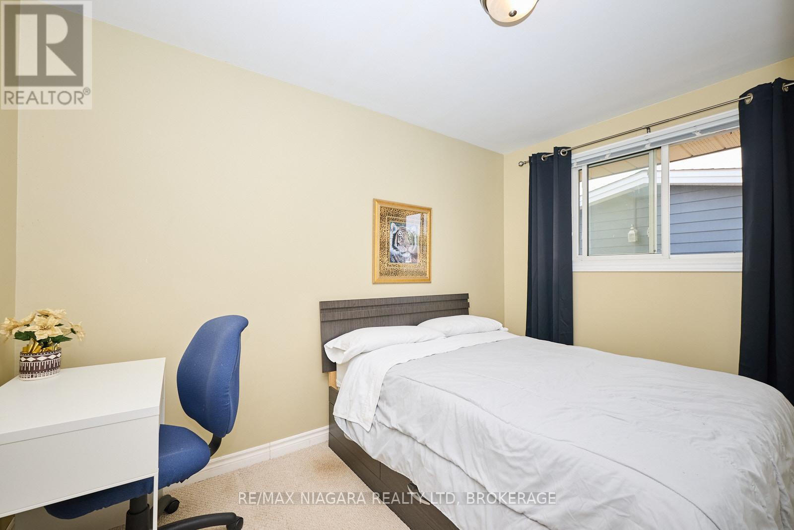 Photo 18 of 23 Huntley Crescent, St Catharines ON