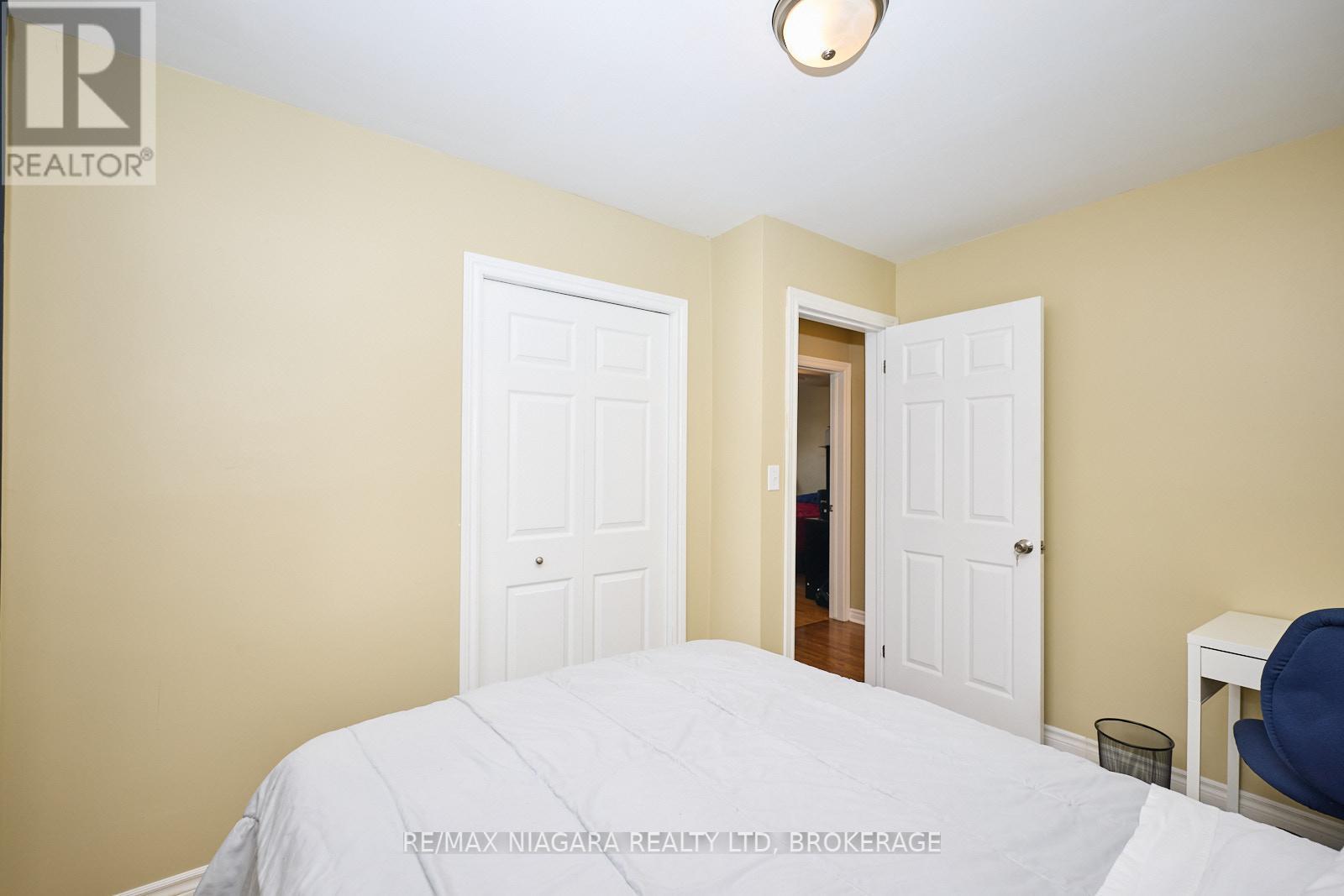 Photo 13 of 23 Huntley Crescent, St Catharines ON