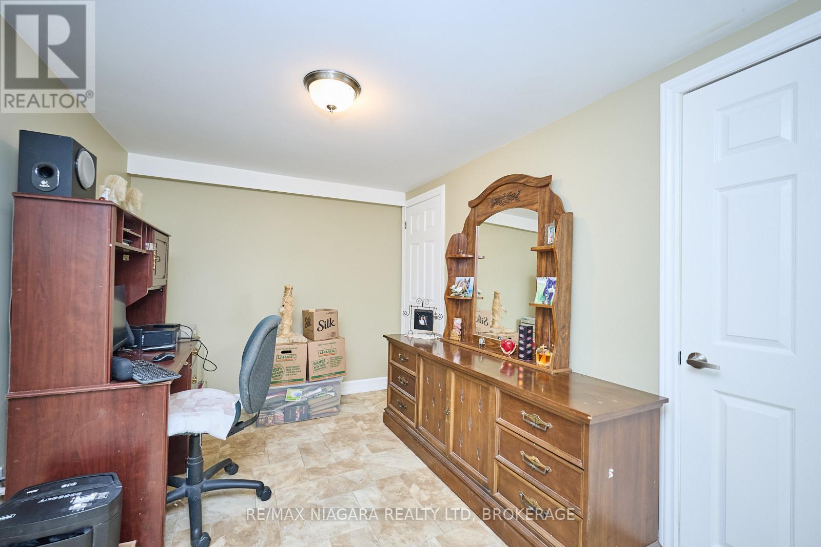 Photo 26 of 23 Huntley Crescent, St Catharines ON